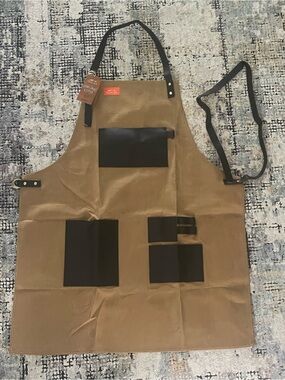 Brand New With Tags (NWT) Traeger Brown Canvas & Leather Grilling Apron Size L